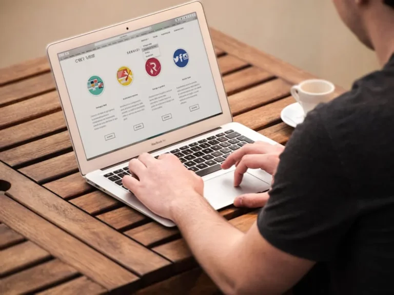 Online Service Review Guide: What Details Matter?